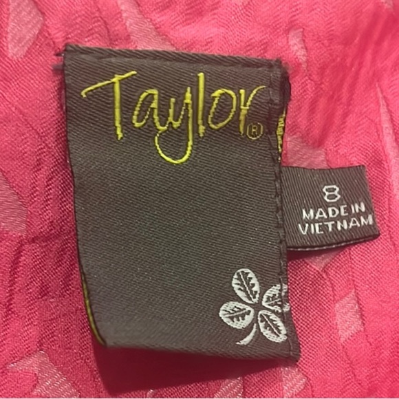 Taylor Vibrant Pink Size 8 Mini  Sleeveless Floral V Neck Dress - Picture 2 of 10